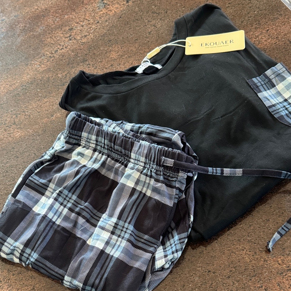 Ekouaer Black and Plaid Pajama Set